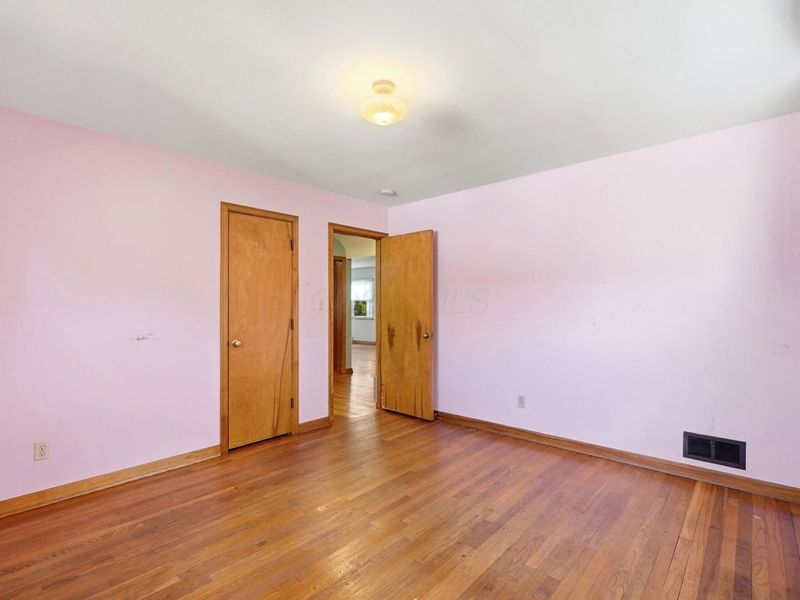 559 Enfield Road, Columbus, OH 43209 Photo 16