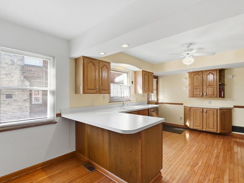 559 Enfield Road, Columbus, OH 43209 Photo 9