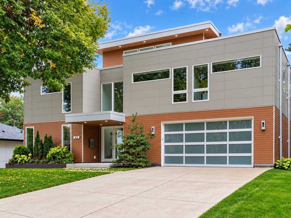 674 Montcalm Place, Saint Paul, MN 55116