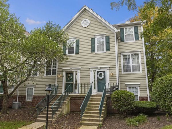 1105 Village Center Parkway, Unit 2, Aurora, IL 60506