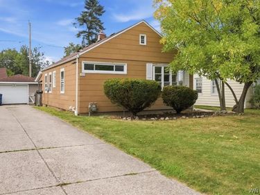 1520 Eggert Road, Buffalo, NY 14226