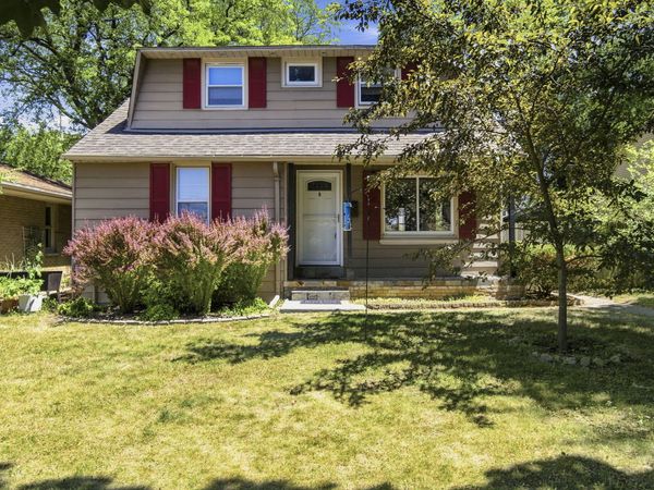 4858 N Iroquois Ave, Glendale, WI 53217