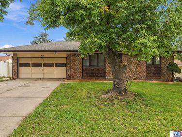 420 Oregon Trail, Lincoln, NE 68521