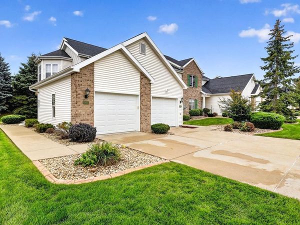 748 Dunn Avenue, Oregon, WI 53575