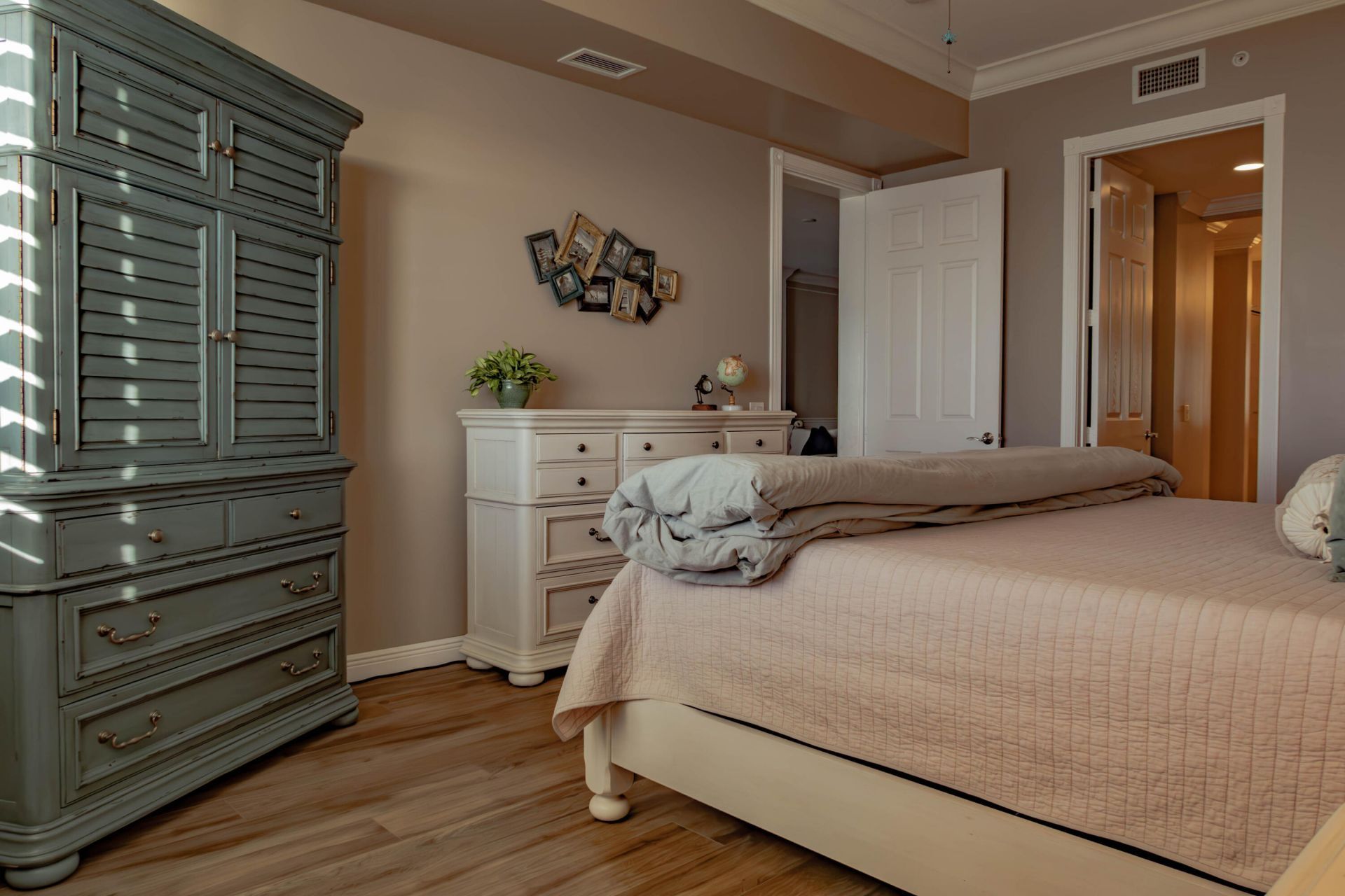 30 Harbour Isle Drive W, Unit 305, Fort Pierce, FL 34949 Photo