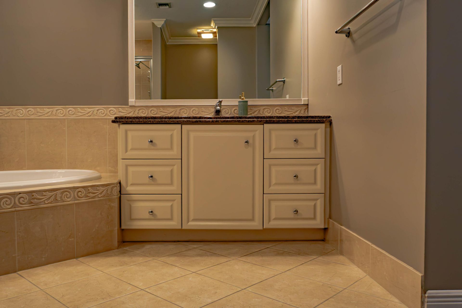30 Harbour Isle Drive W, Unit 305, Fort Pierce, FL 34949 Photo