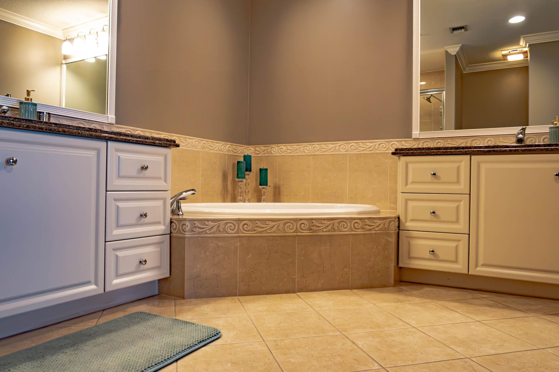 30 Harbour Isle Drive W, Unit 305, Fort Pierce, FL 34949 Photo