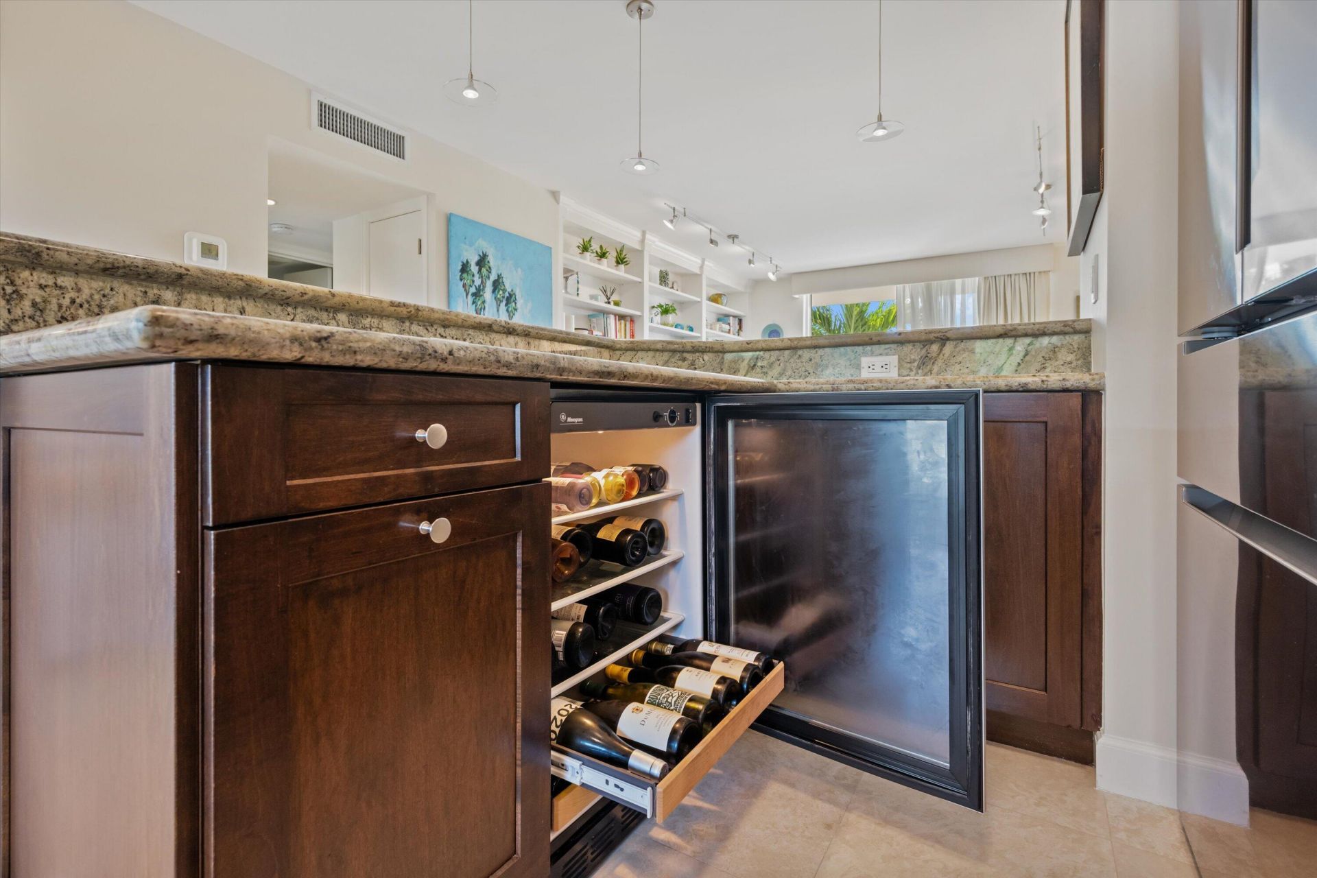 139 Sunrise Avenue, Unit 205, Palm Beach, FL 33480 Photo