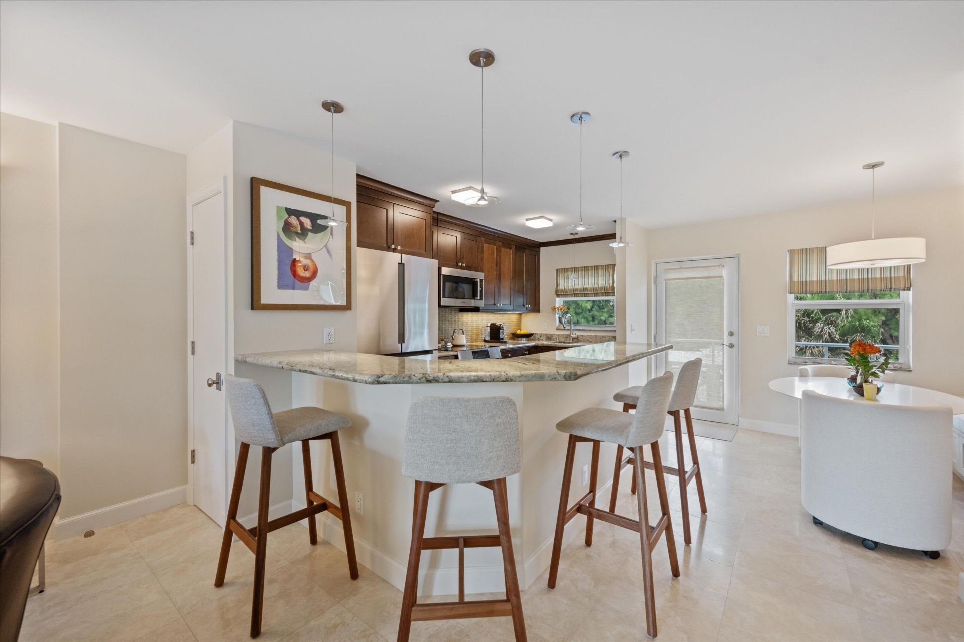 139 Sunrise Avenue, Unit 205, Palm Beach, FL 33480 Photo
