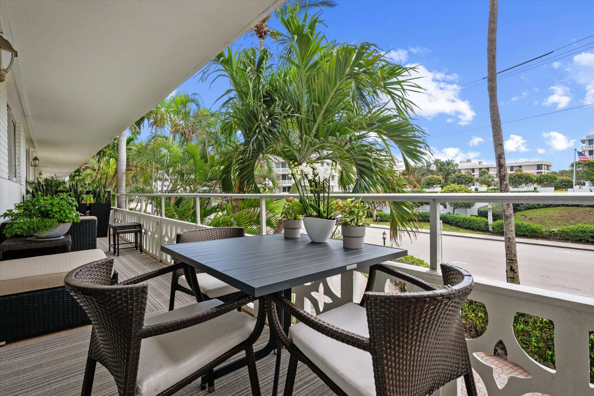 139 Sunrise Avenue, Unit 205, Palm Beach, FL 33480 Photo