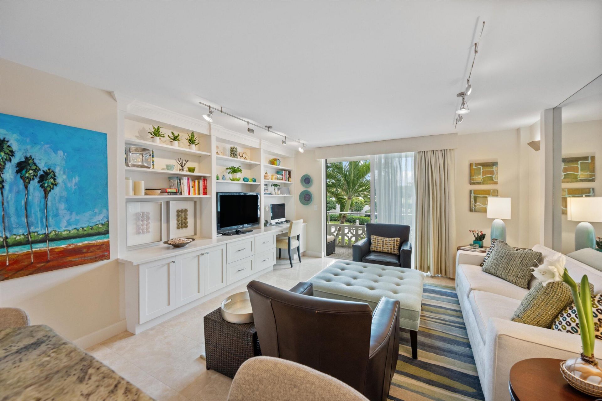 139 Sunrise Avenue, Unit 205, Palm Beach, FL 33480 Photo
