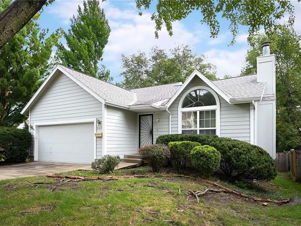 4727 Booth Street, Westwood, KS 66205