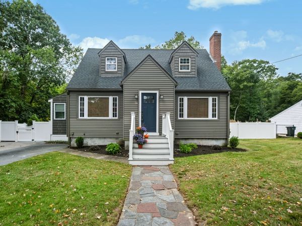 14 Nelson St, Hopedale, MA 01747