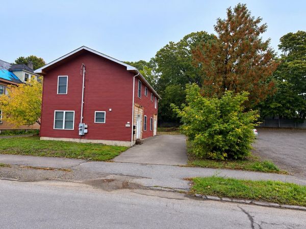 107 Center Street , Bangor, ME 04401