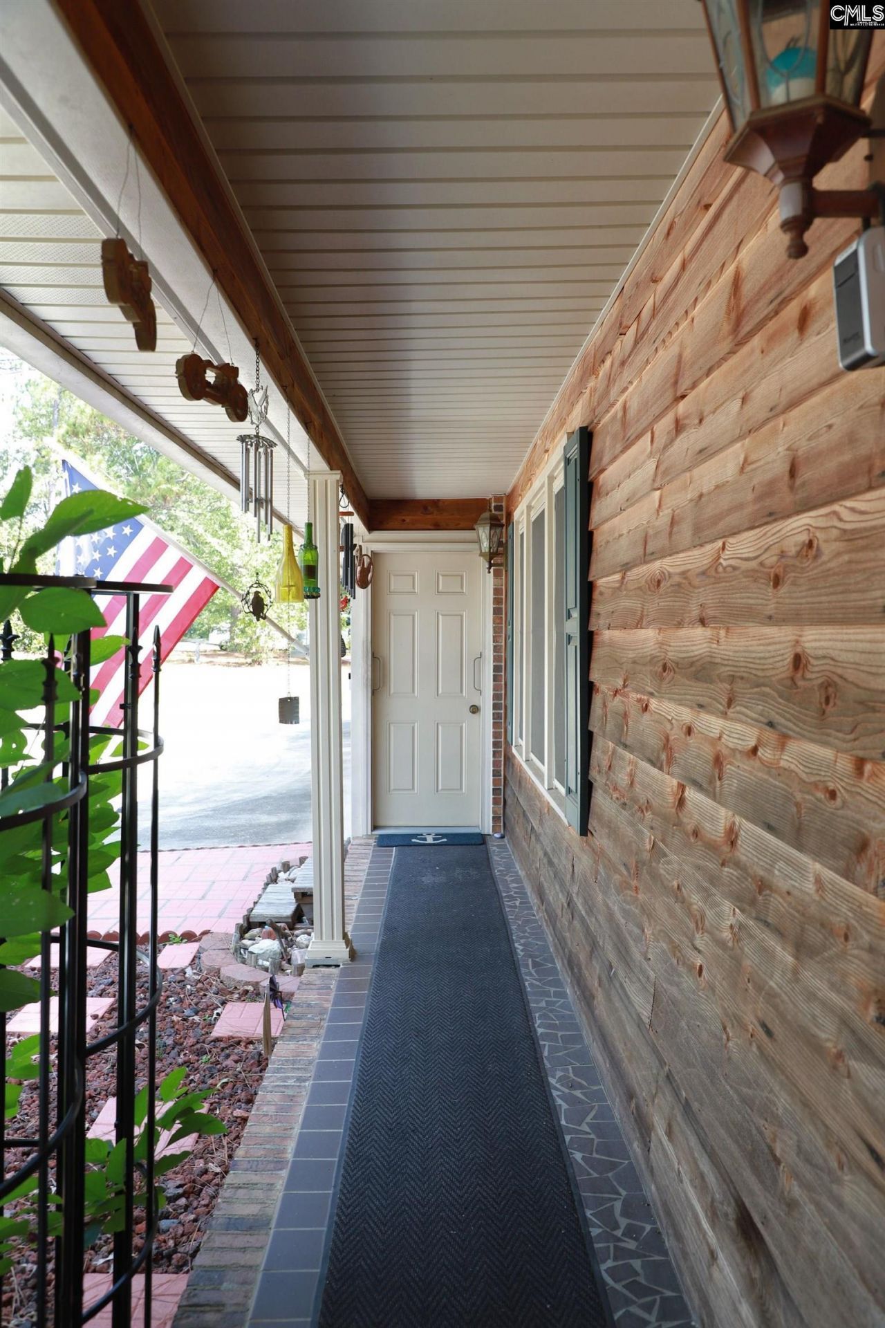 160 Kinghill Drive  Photo 4