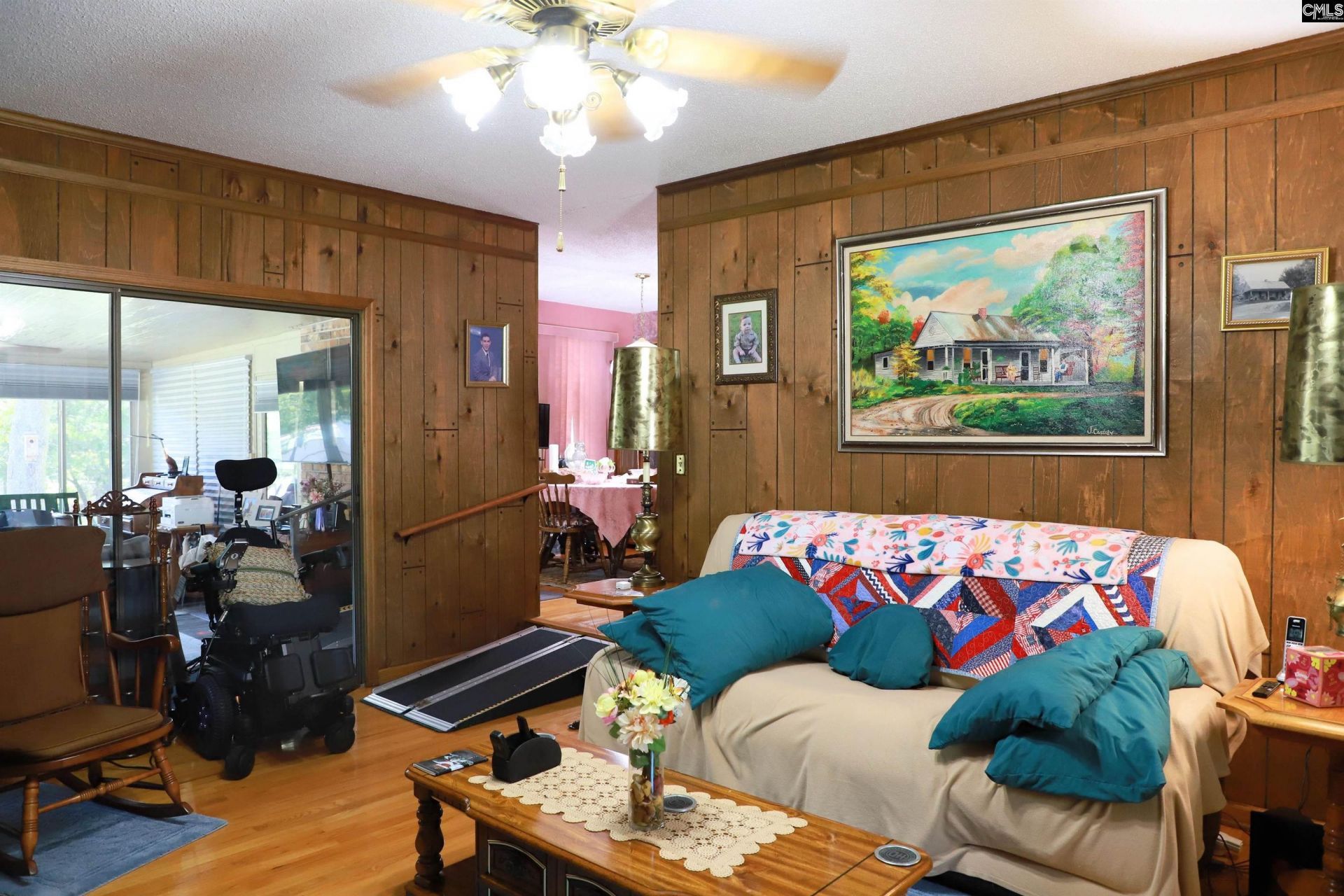 160 Kinghill Drive  Photo 8