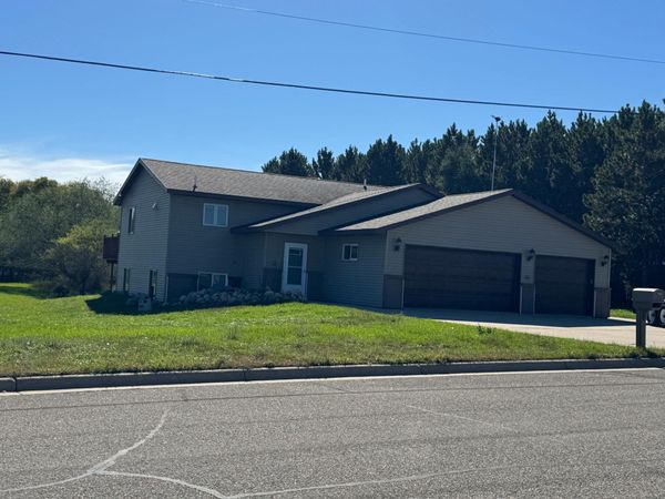 527 Madison Avenue SE, Wadena, MN 56482