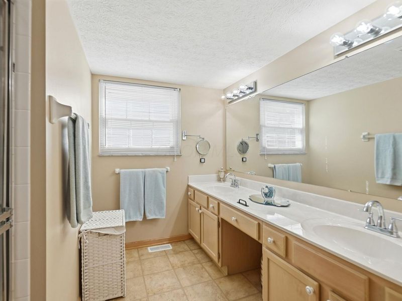 1564 Whitcombe Way, Columbus, OH 43228 Photo 15
