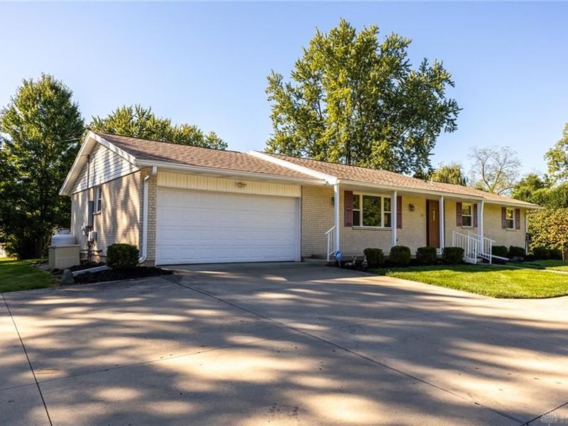 920 E Shoop Road, Tipp City, OH 45371 Photo 2