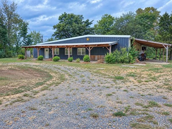 13515 Locust Street, Dexter, MO 63841