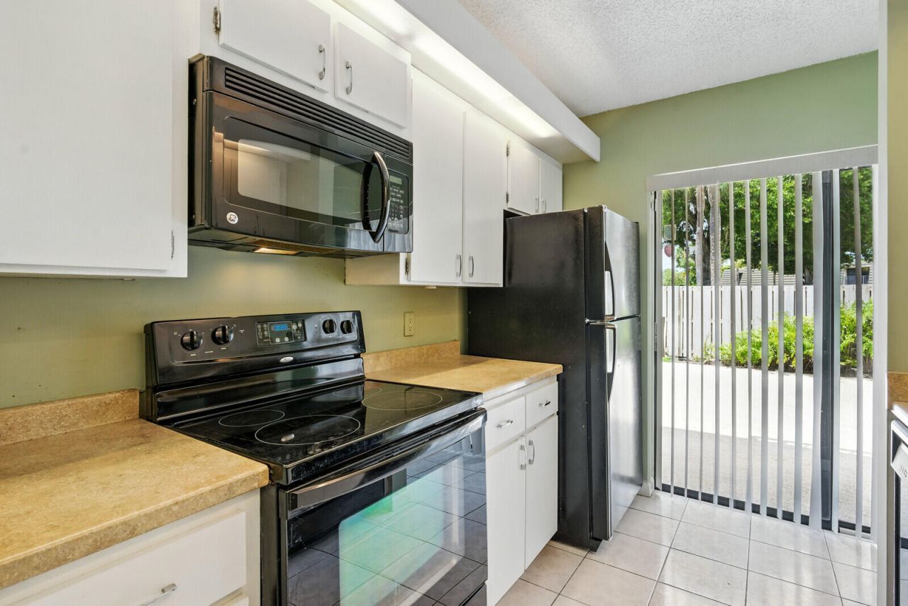 622 6th Way, West Palm Beach, FL 33407 Photo