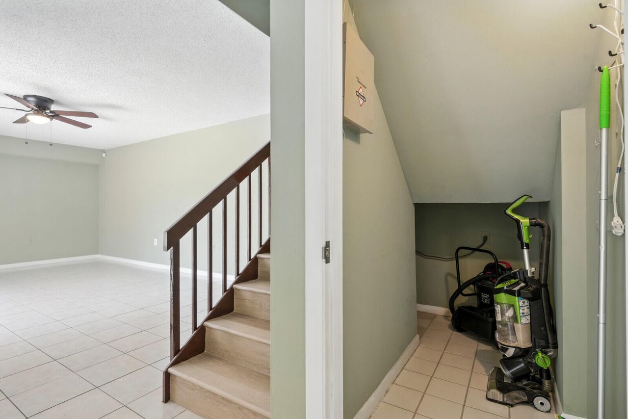 622 6th Way, West Palm Beach, FL 33407 Photo