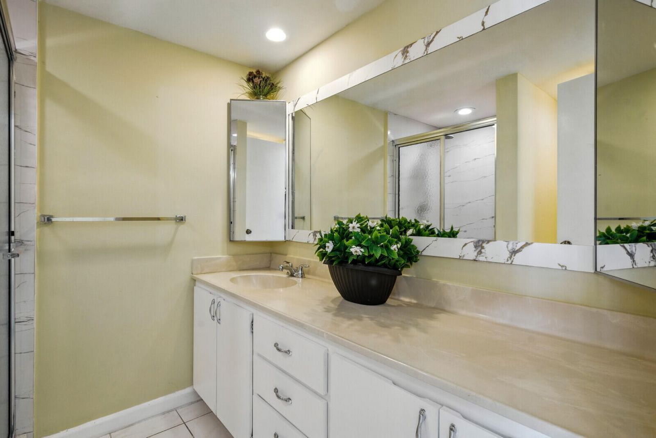 622 6th Way, West Palm Beach, FL 33407 Photo