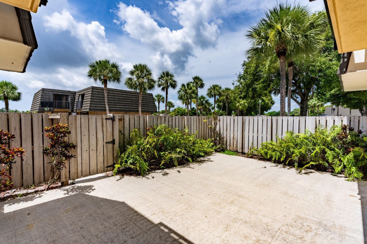 622 6th Way, West Palm Beach, FL 33407 Photo