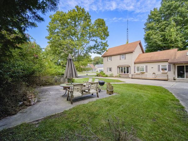 537 2nd Street, Manistee, MI 49660