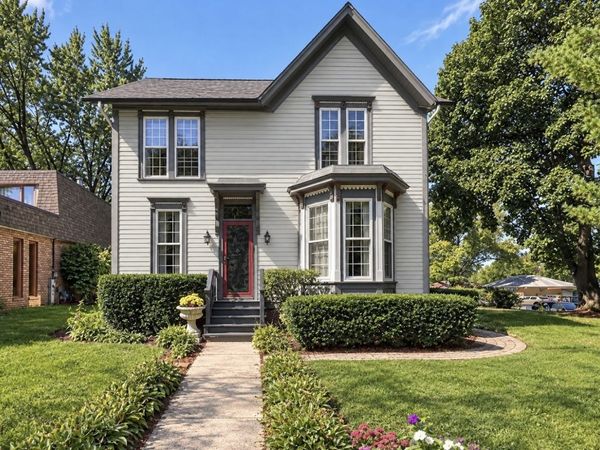 638 S Hough Street , Barrington, IL 60010
