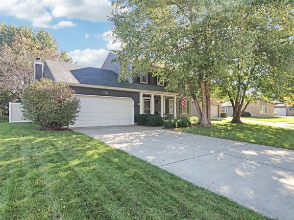 585 Yellowstone Drive , Elgin, IL 60123