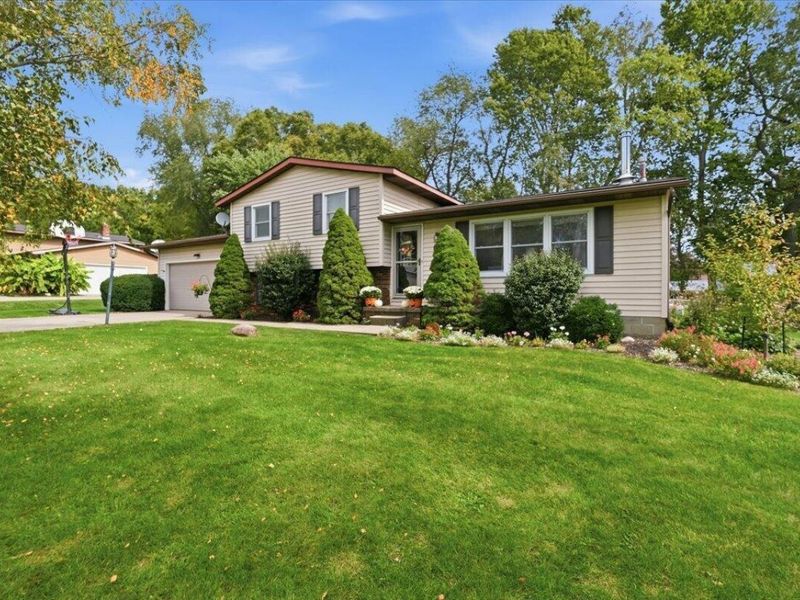 6 Susan Street, Fredericktown, OH 43019 Photo 1