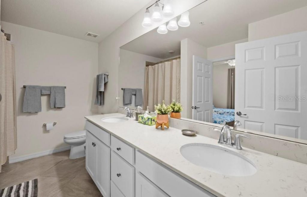 17704 Gawthrop Drive, Unit 201, Bradenton, FL 34211 Photo
