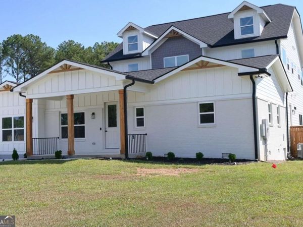 518 Hoke O'kelly Mill Road NW, Loganville, GA 30052