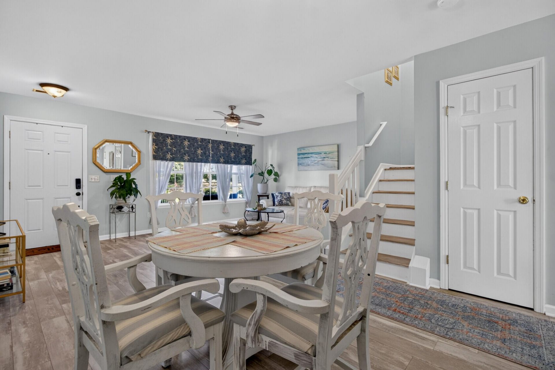 131 Hornby Circle Photo 12