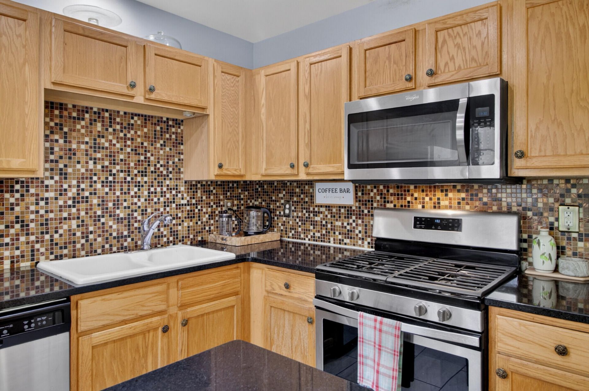 131 Hornby Circle Photo 16