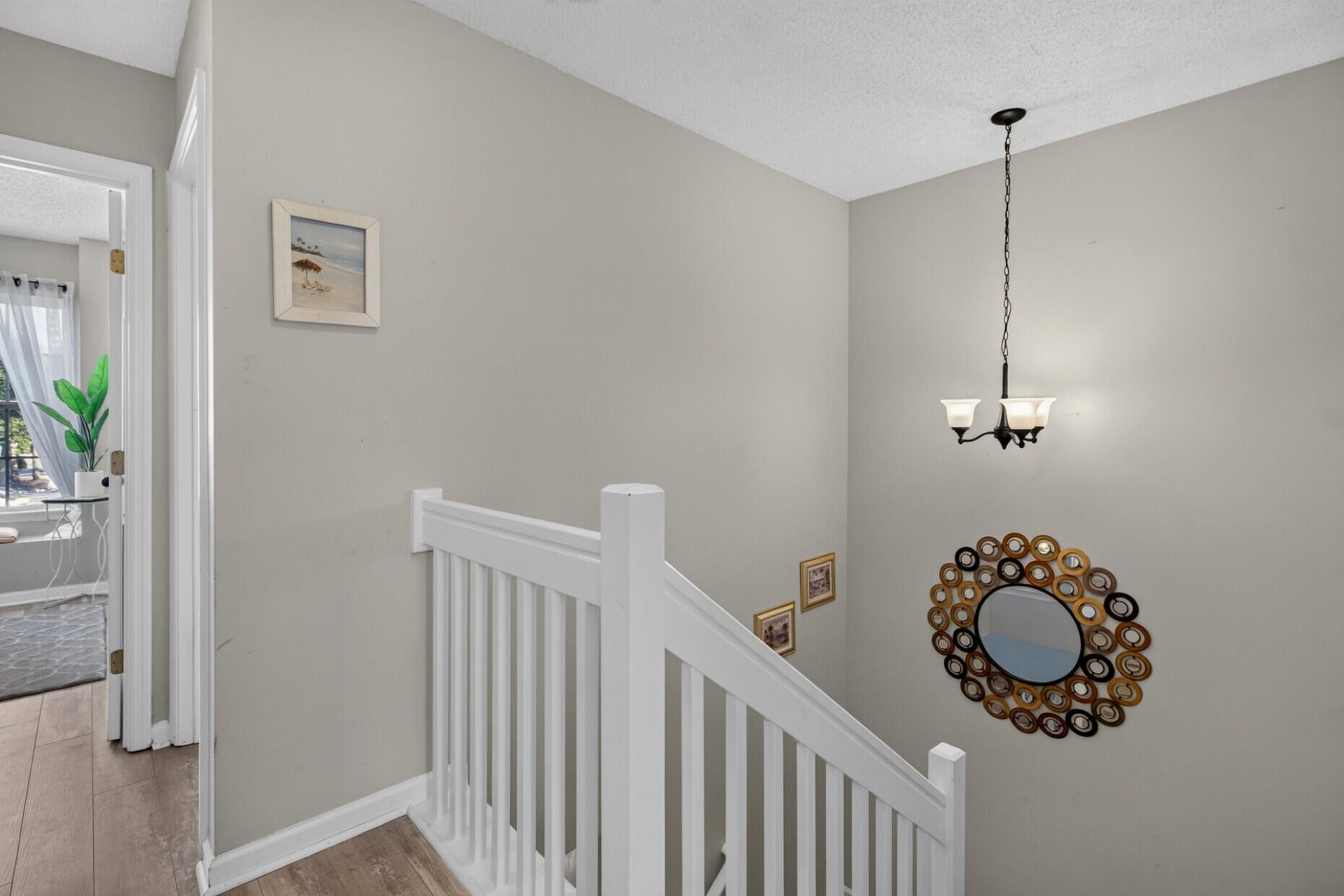 131 Hornby Circle Photo 20