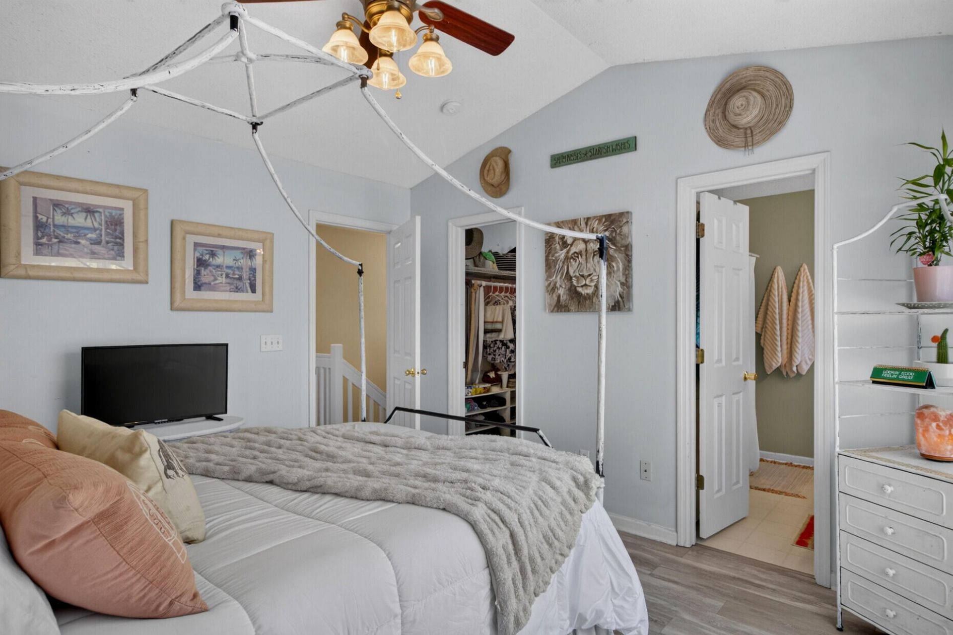 131 Hornby Circle Photo 22