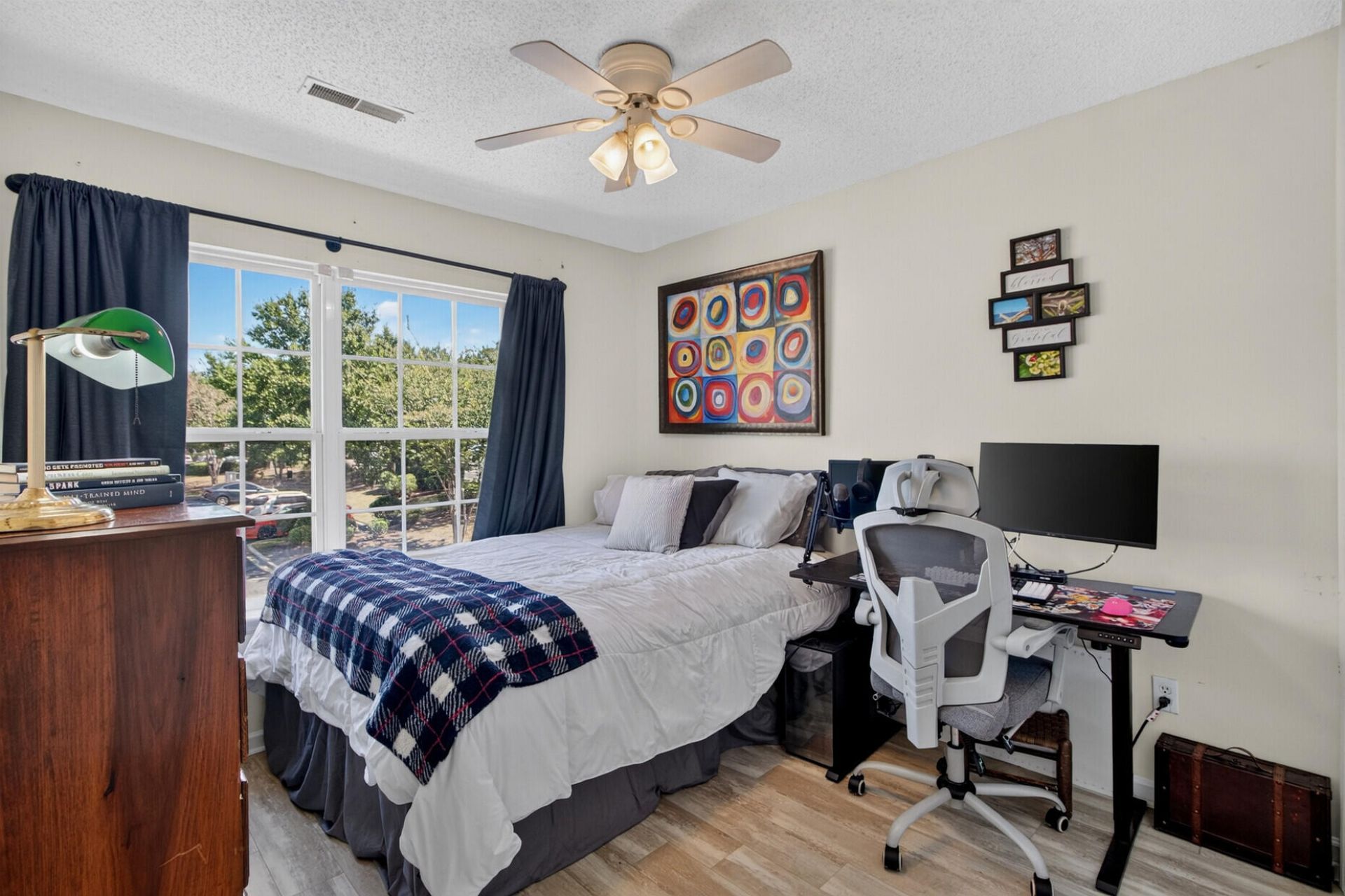 131 Hornby Circle Photo 24