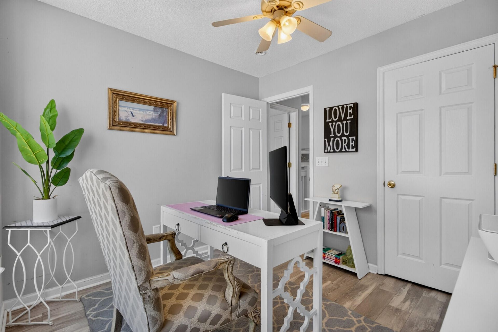 131 Hornby Circle Photo 26