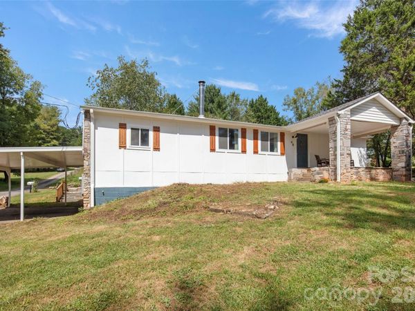 28 Long Cove Road , Candler, NC 28715