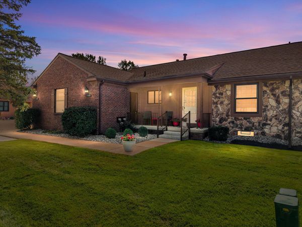 11840 Lexington Drive, Unit 2, South Lyon, MI 48178