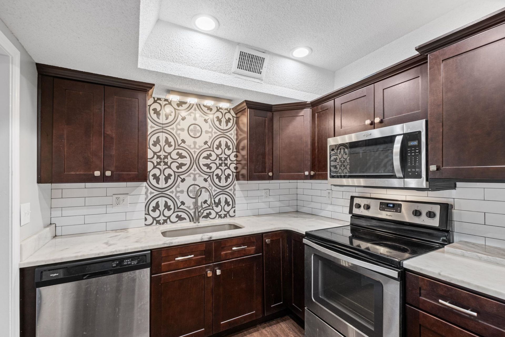 1186 Chamberlain Dr, Unit 1, Memphis, TN 38119 Main Photo