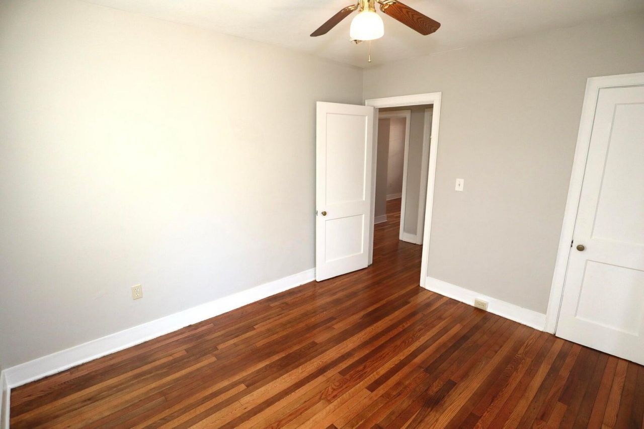 54 Yeadon Avenue Photo 11