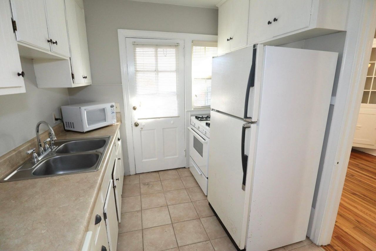 54 Yeadon Avenue Photo 6