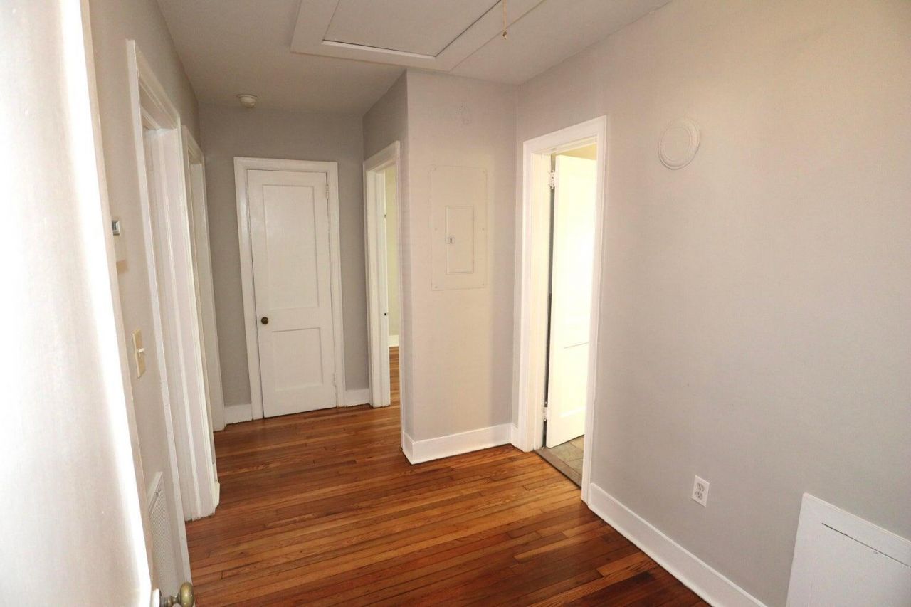54 Yeadon Avenue Photo 8