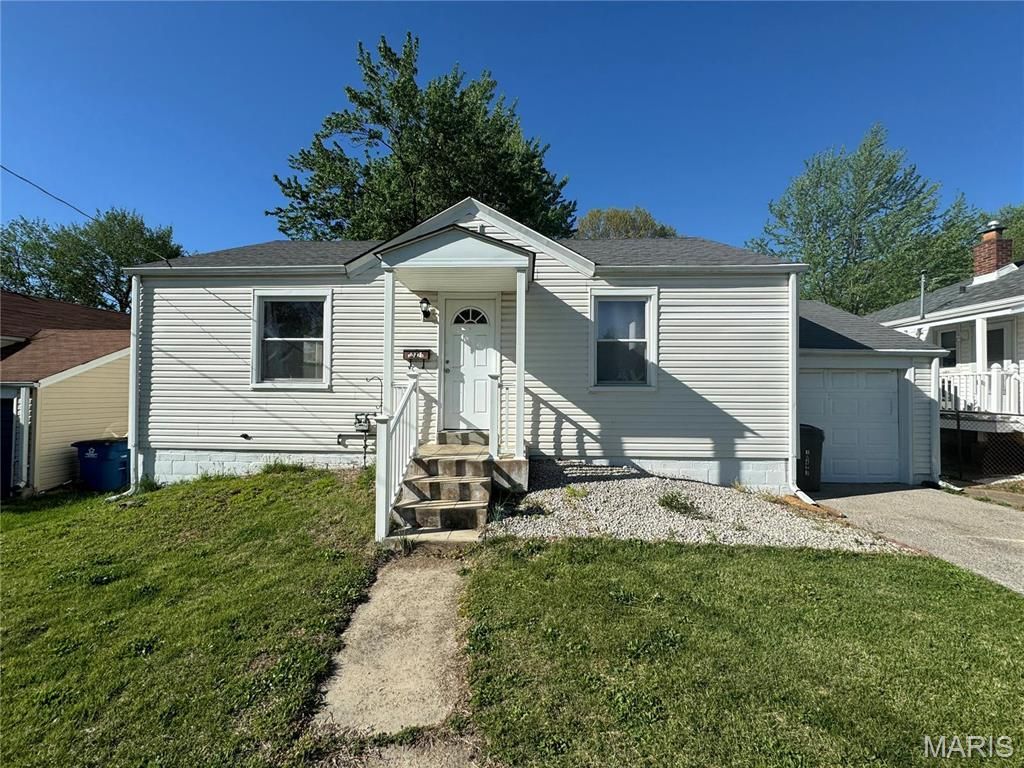 10421 Niblic Drive, Saint Louis, MO 63114 Main Photo