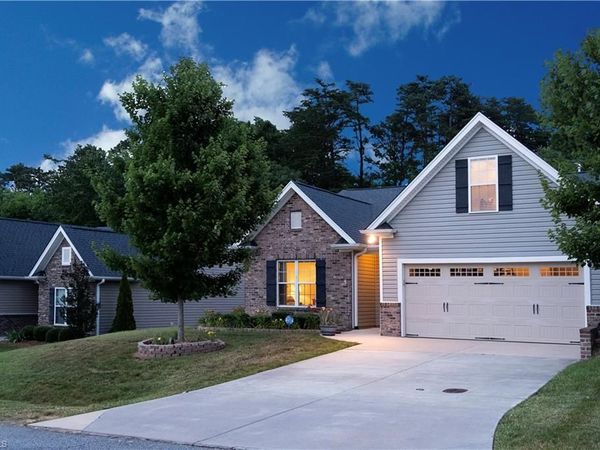 5158 Moseley Drive , Clemmons, NC 27012