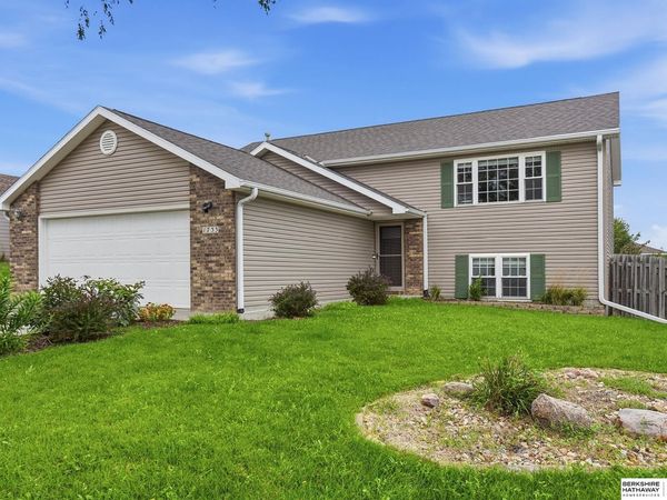 1733 NW Flader Court, Lincoln, NE 68528