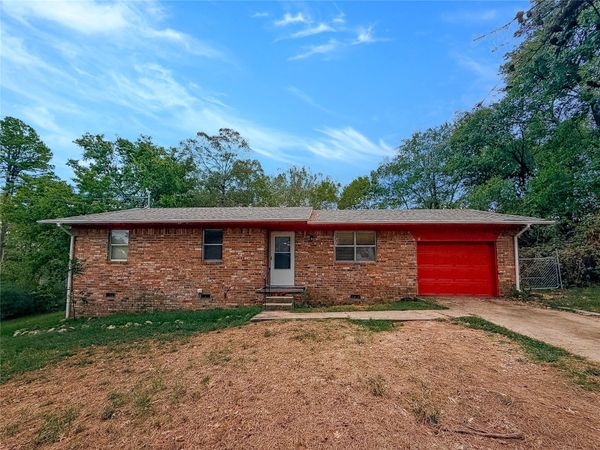 903 Sleepy Street , Tahlequah, OK 74464